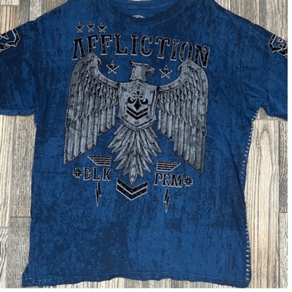 🔥 Y2K AFFLICTION BLK PRM Designer Grunge AOP Graphic Distressed Tee 3XL - EUC